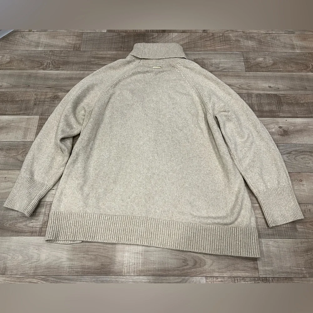 Michael Kors Cream Turtleneck Sweater Size M